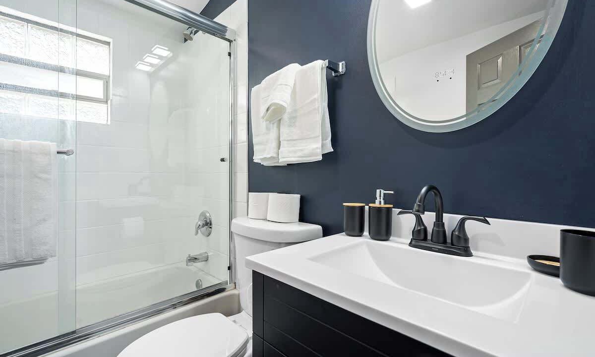 Photo of Bathroom in North Chicago