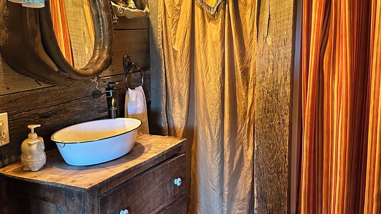 Photo of Bathroom in Hardin County