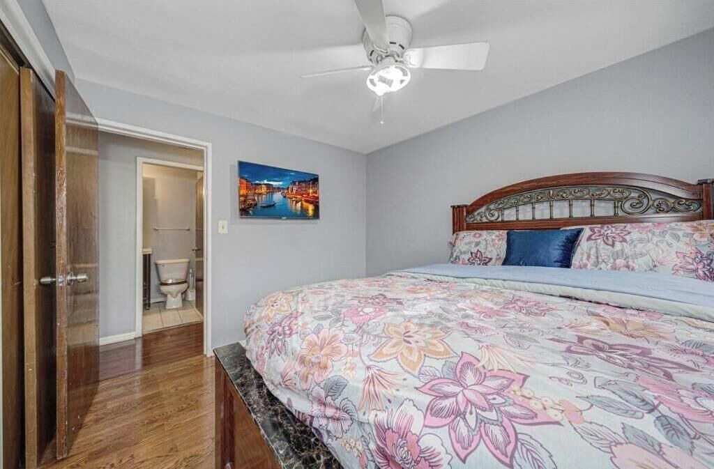 Photo of Bedroom in Villa Park
