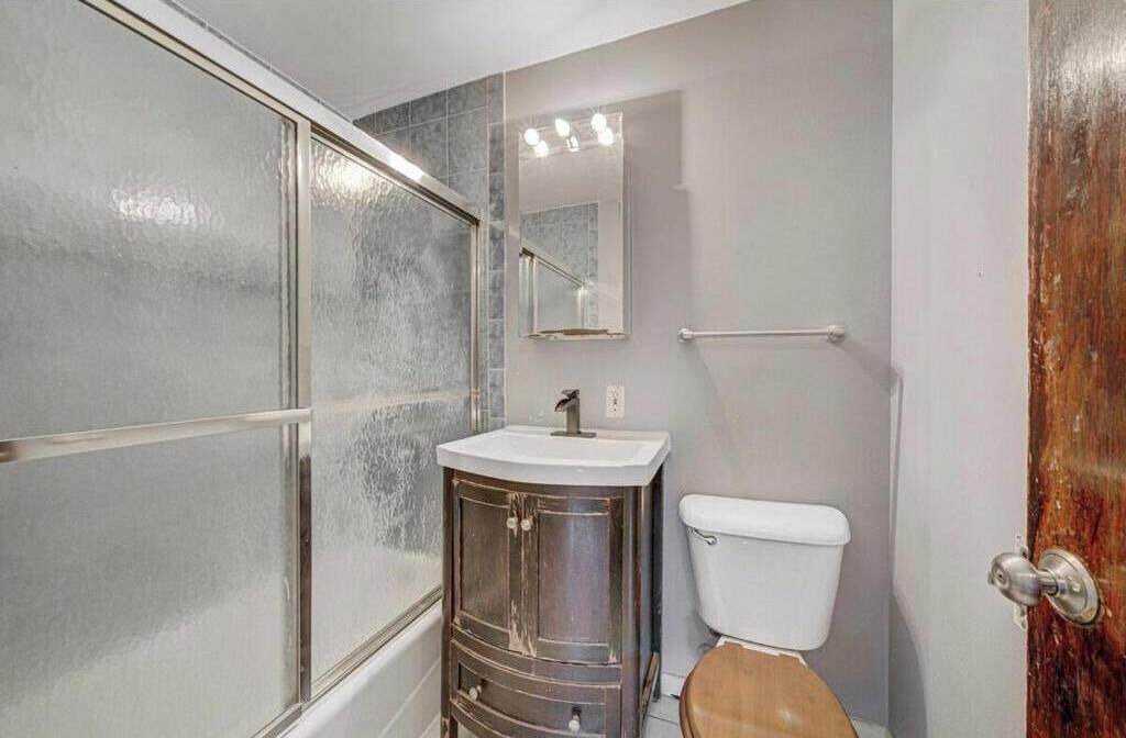 Photo of Bathroom in Villa Park