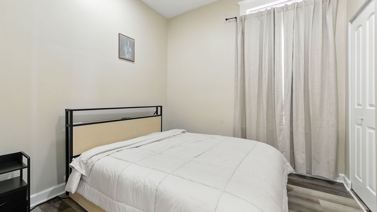 Photo of Bedroom in Fuller Park