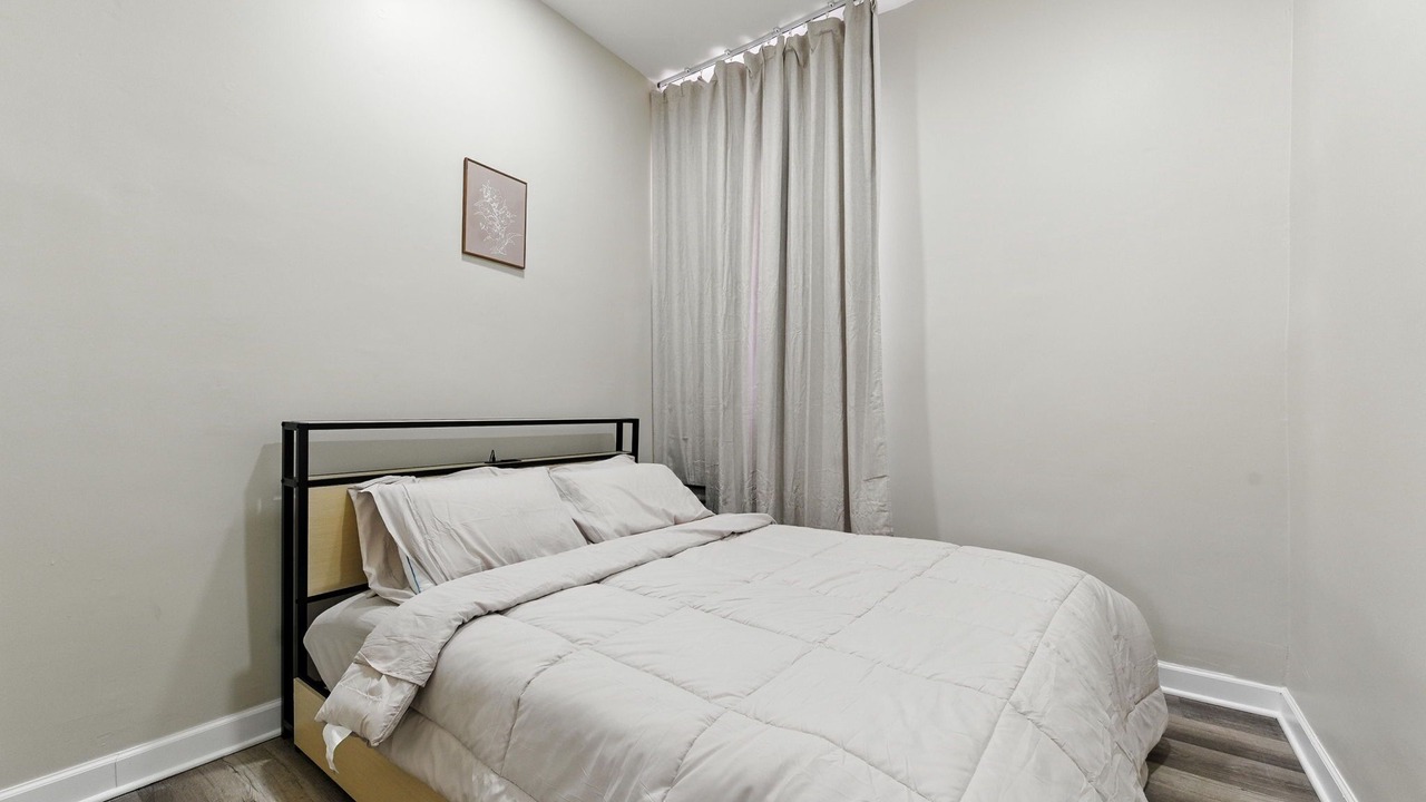Photo of Bedroom in Fuller Park