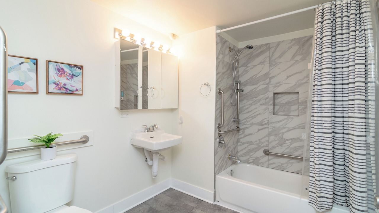 Photo of Bathroom in Near South Side