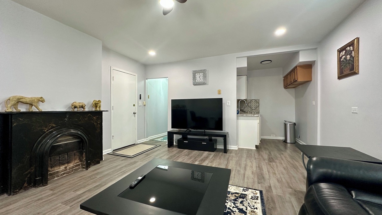 Photo of Livingroom in Waukegan