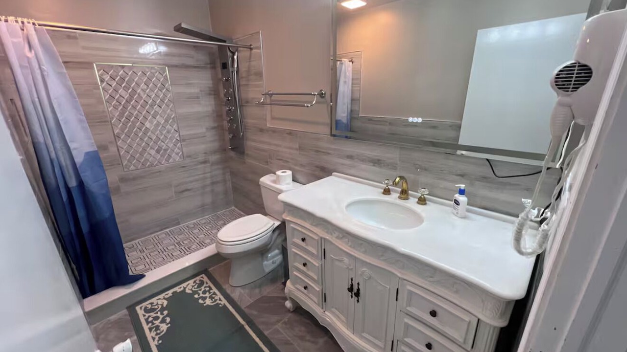 Photo of Bathroom in Waukegan