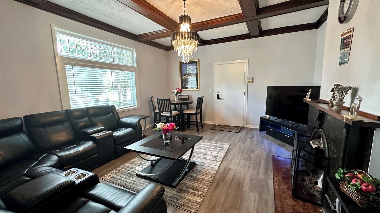 Photo of Livingroom in Waukegan