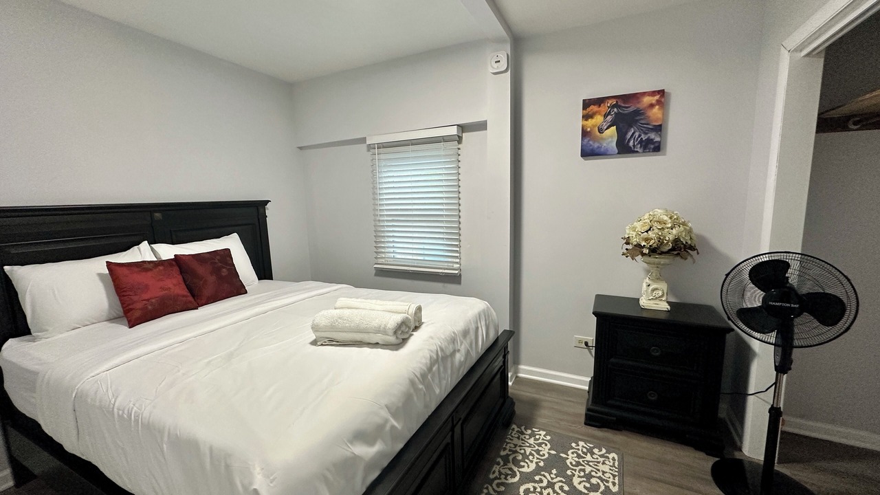 Photo of Bedroom in Waukegan