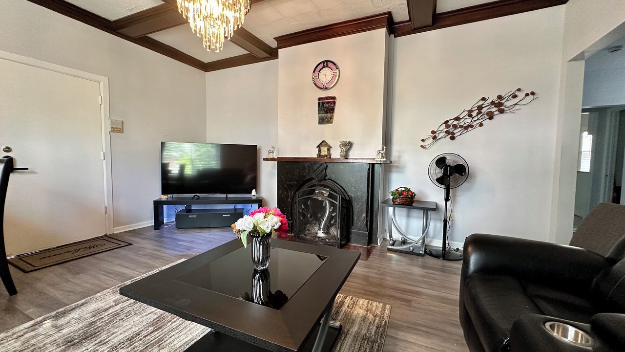 Photo of Livingroom in Waukegan