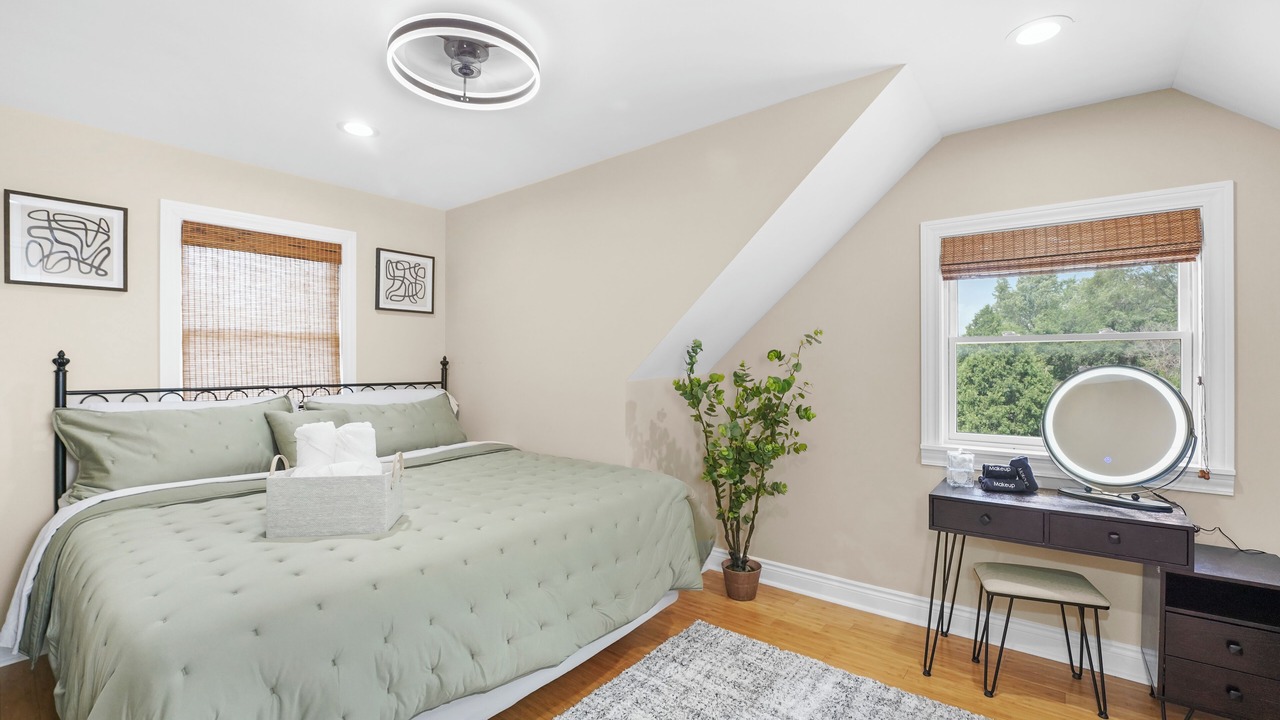 Photo of Bedroom in Bensenville