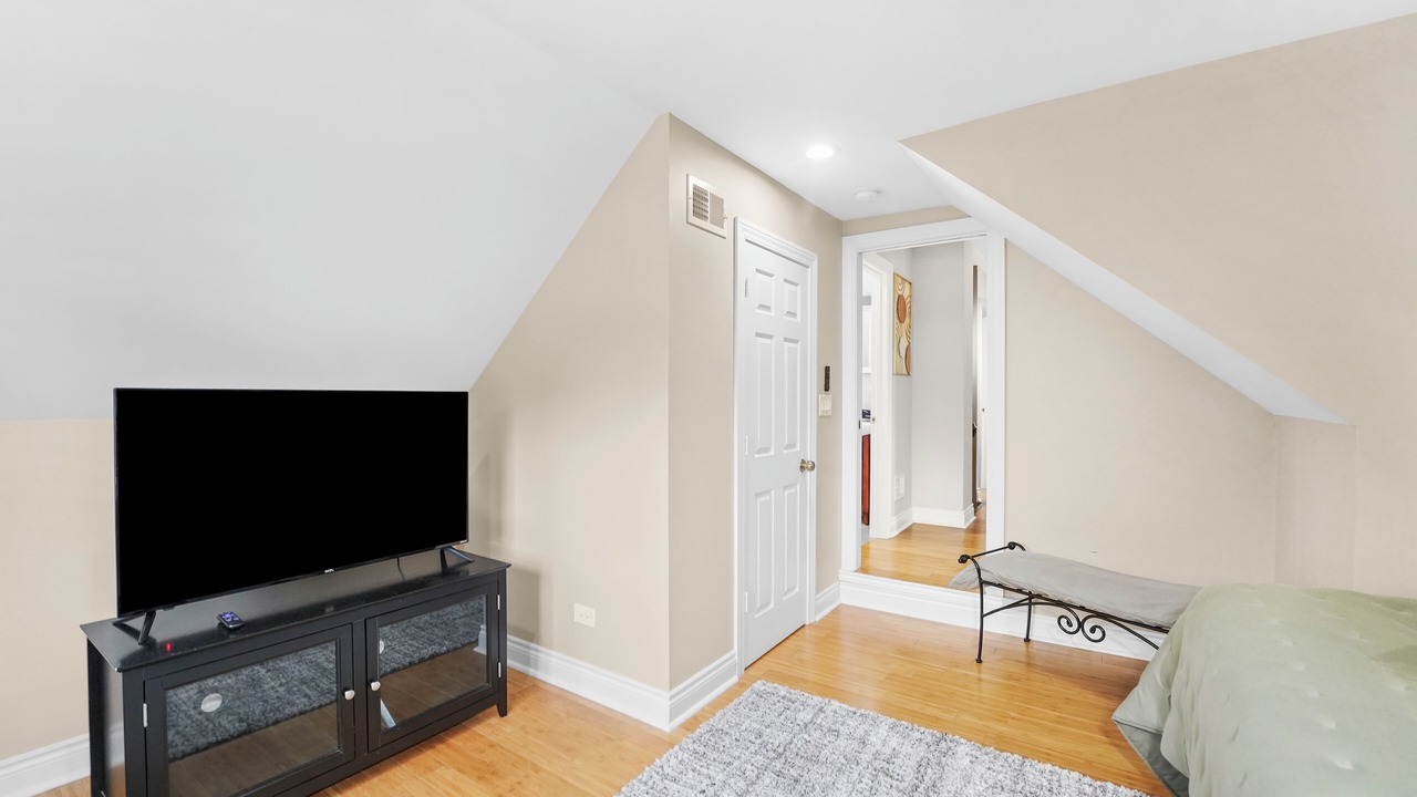 Photo of Bedroom in Bensenville