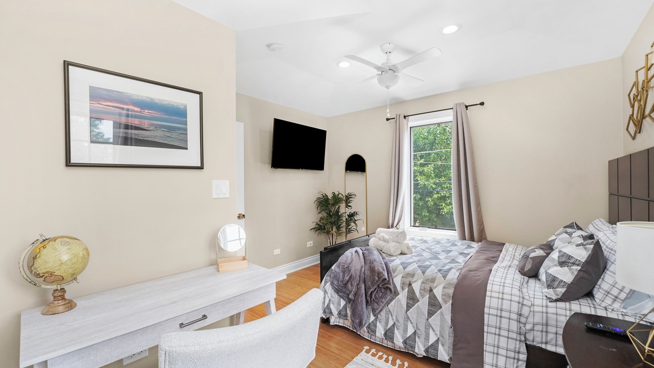 Photo of Bedroom in Bensenville