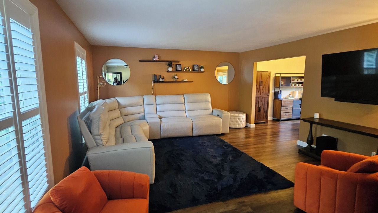 Photo of Livingroom in Gurnee