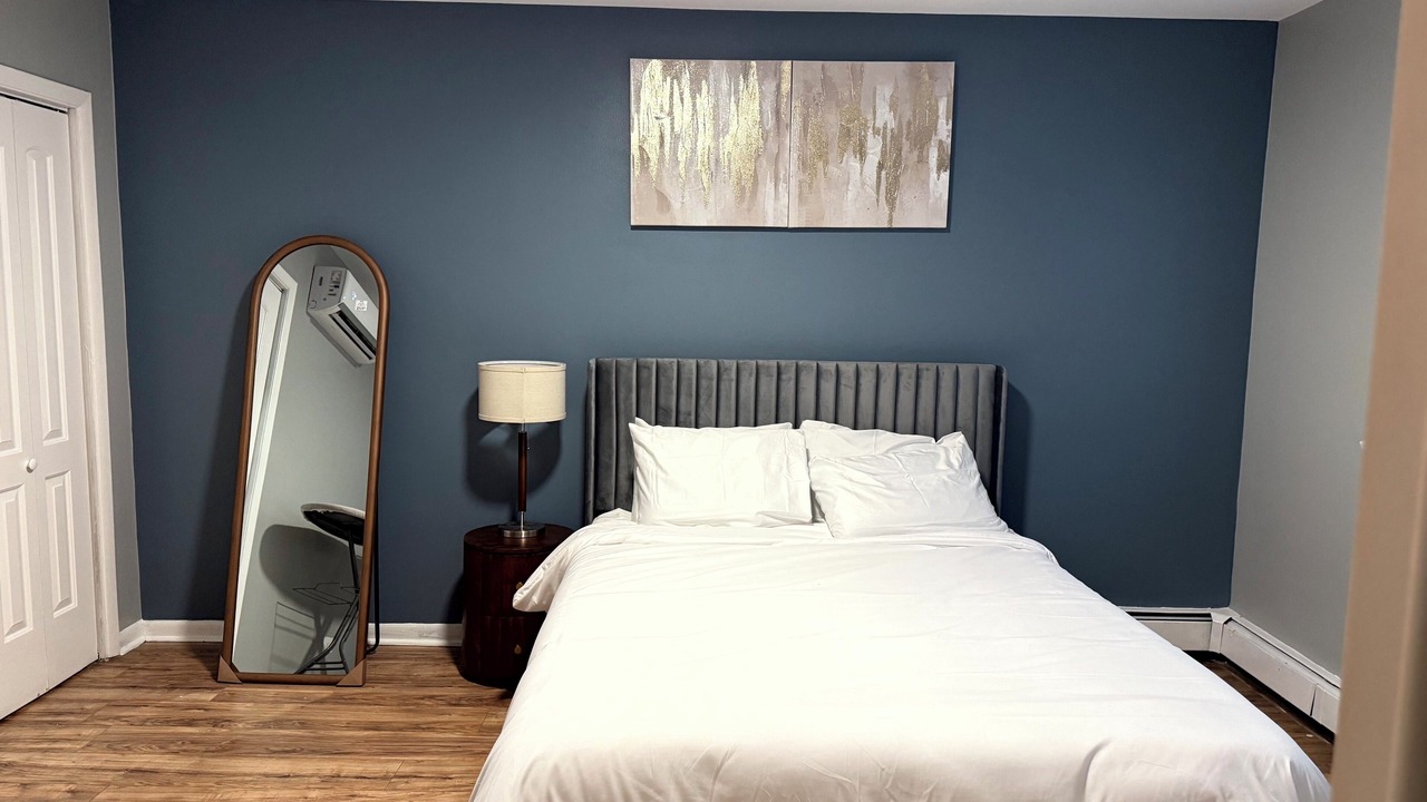 Photo of Bedroom in Rogers Park