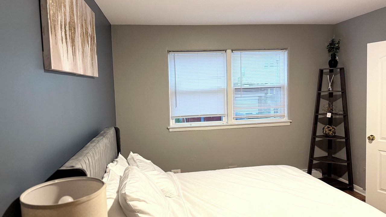 Photo of Bedroom in Rogers Park