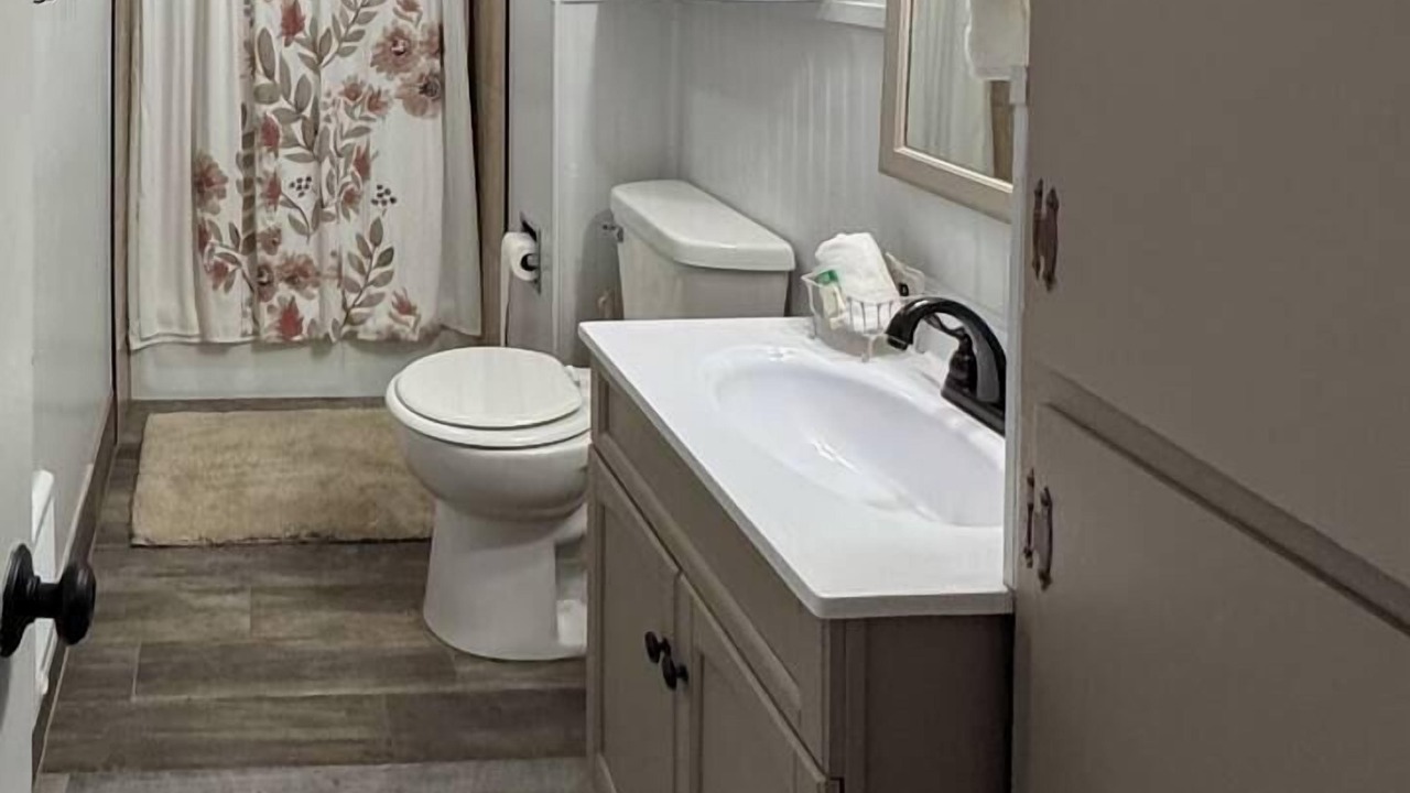 Photo of Bathroom in Nauvoo