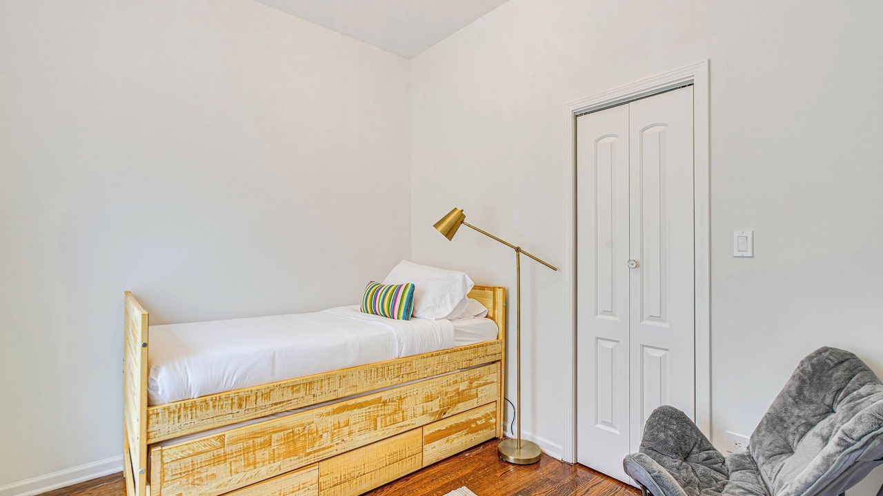 Photo of Bedroom in Greater Grand Crossing