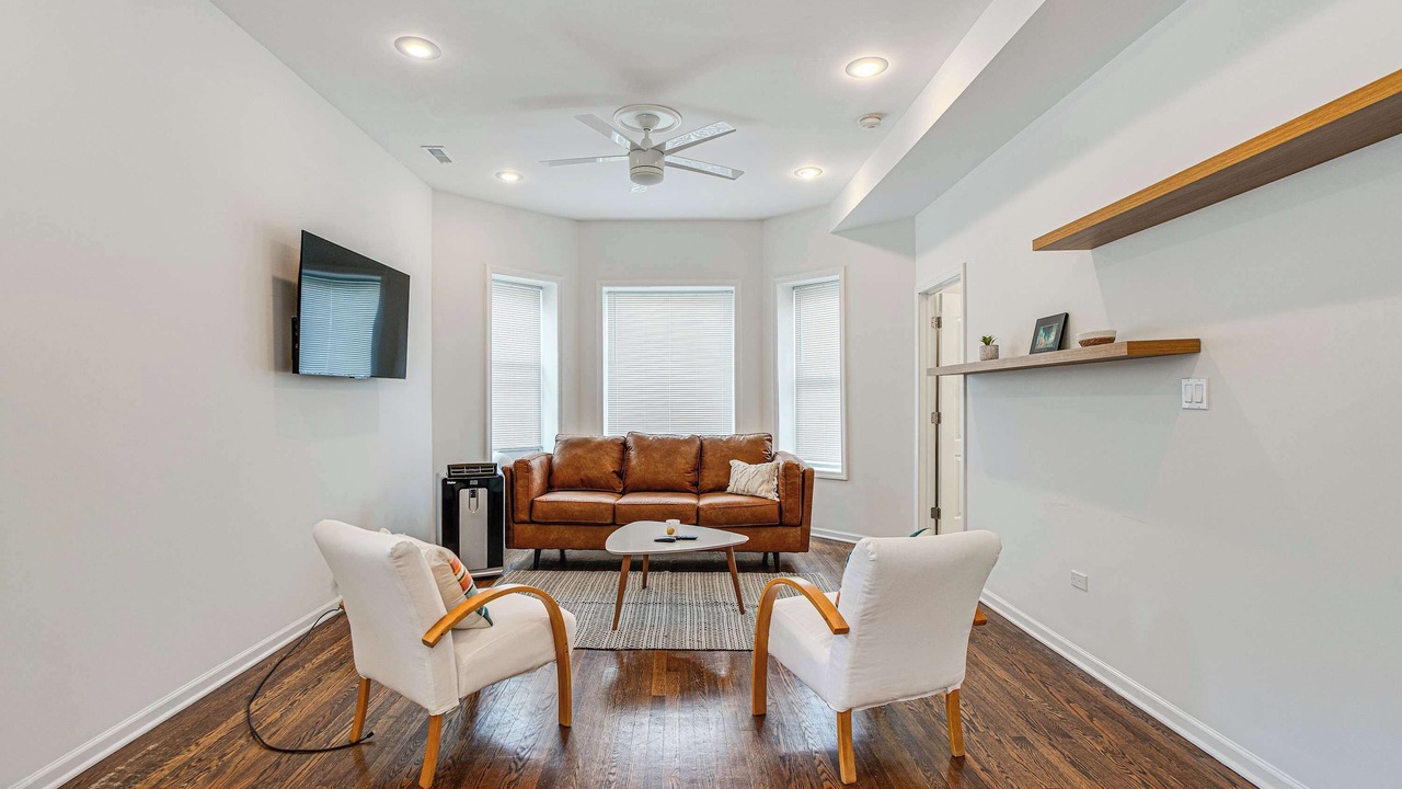 Photo of Livingroom in Greater Grand Crossing