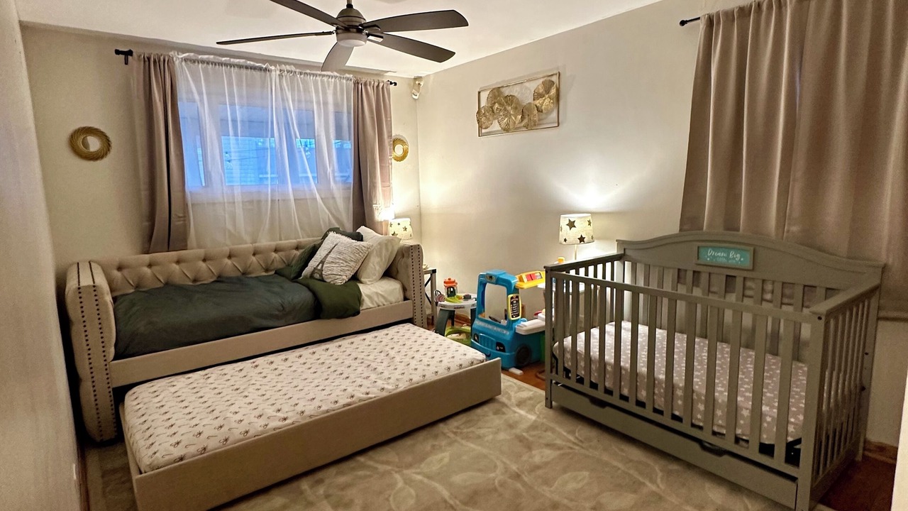 Photo of Bedroom in Glenview