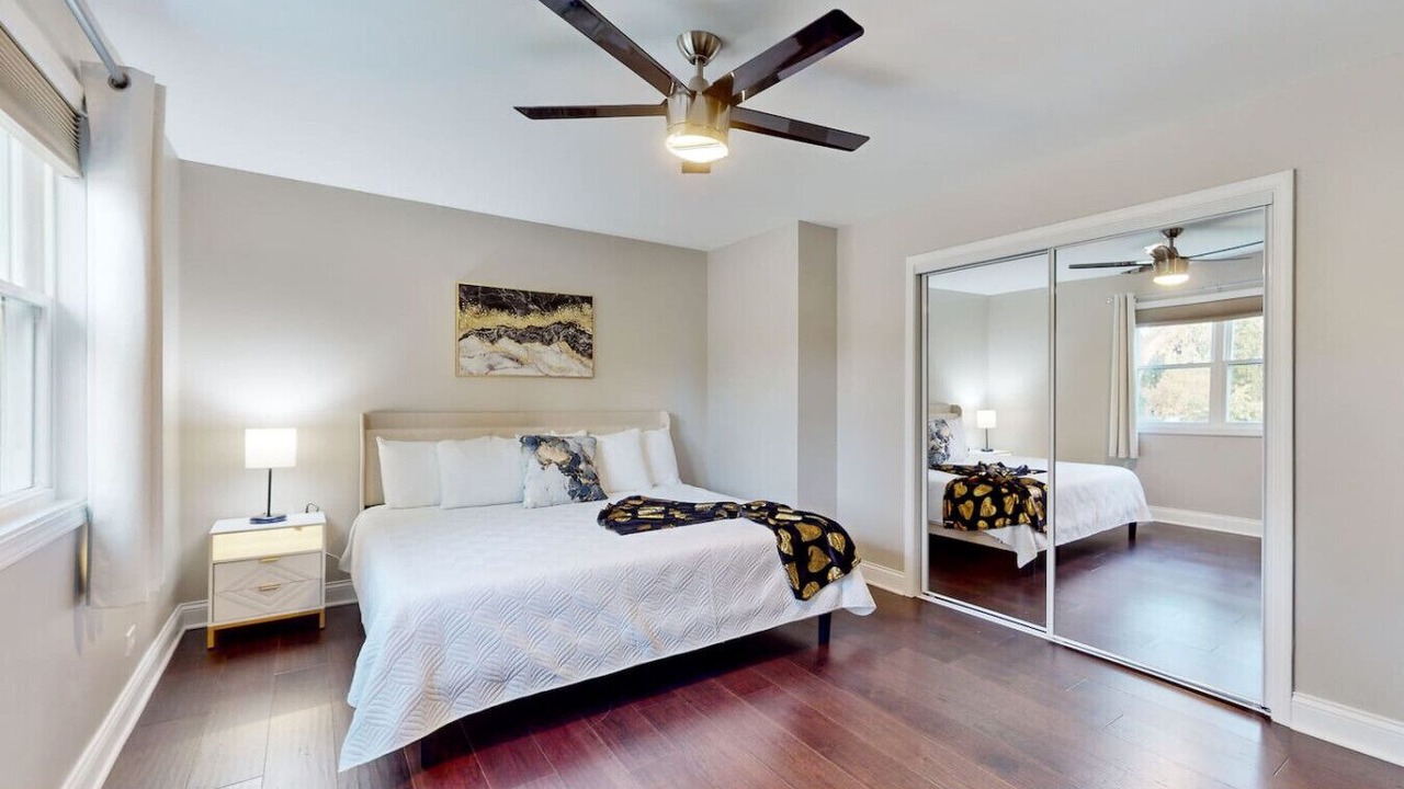 Photo of Bedroom in Elmhurst