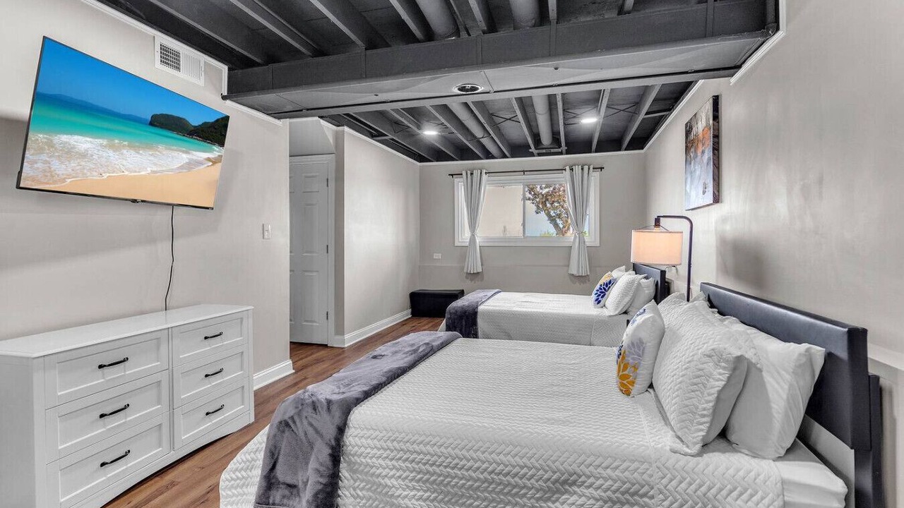 Photo of Bedroom in Lake in the Hills