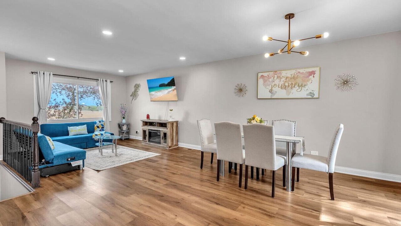 Photo of Livingroom in Lake in the Hills