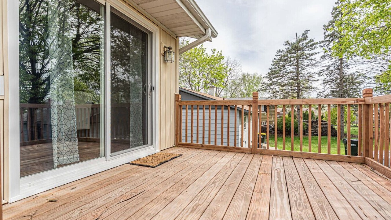 Photo of Patio Balcony in Lake in the Hills