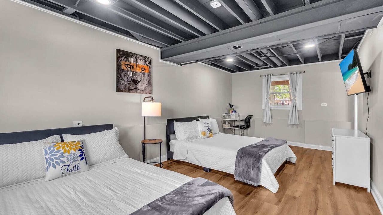 Photo of Bedroom in Lake in the Hills