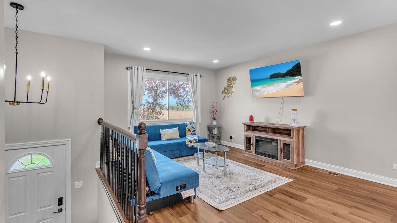 Photo of Livingroom in Lake in the Hills