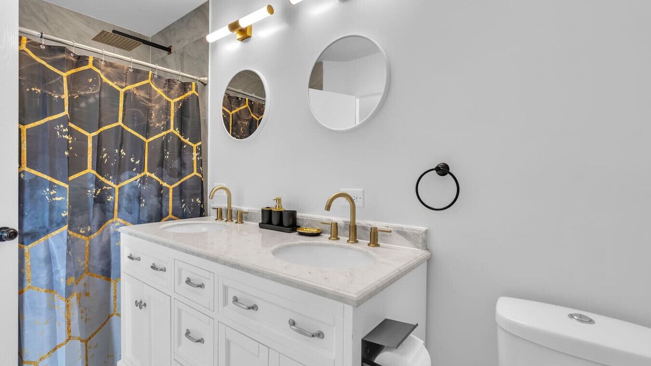 Photo of Bathroom in Streamwood