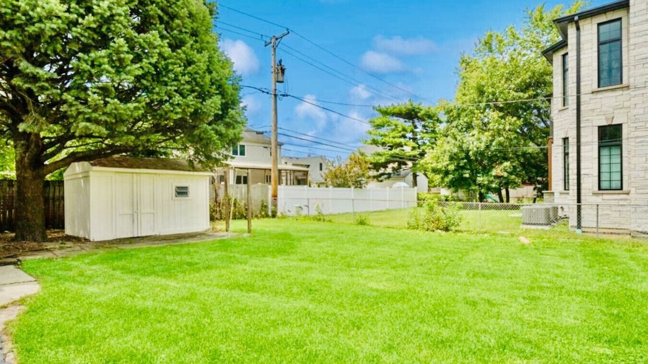 Photo of Outdoor in Elmhurst