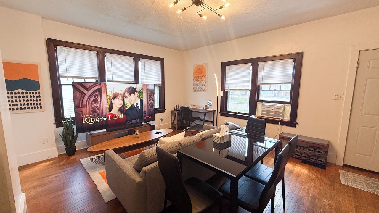 Photo of Livingroom in Urbana