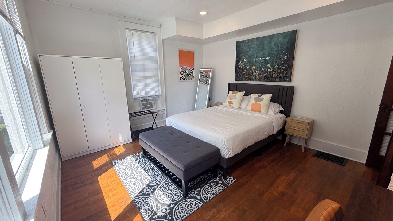 Photo of Bedroom in Urbana