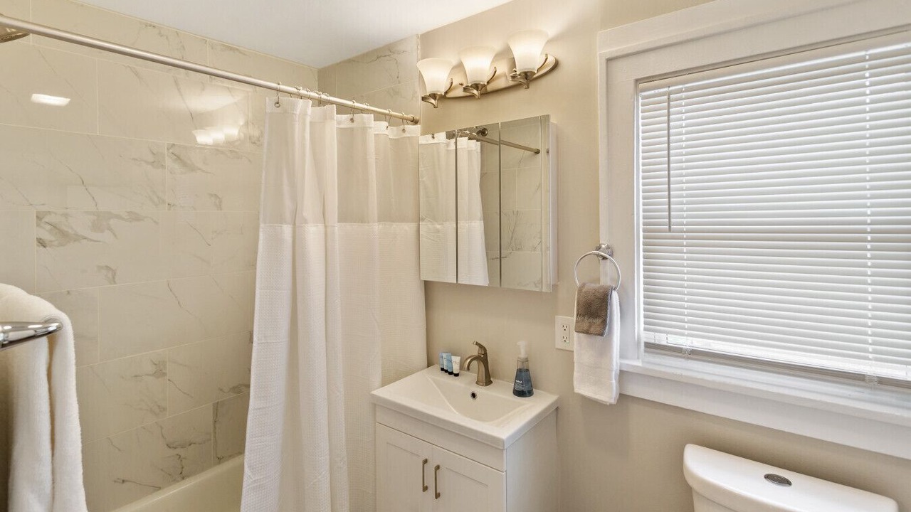 Photo of Bathroom in Highwood