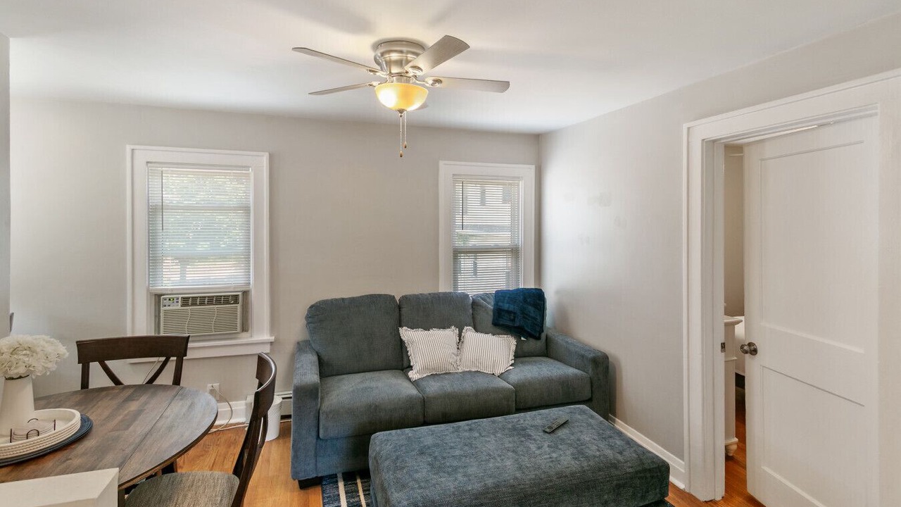 Photo of Livingroom in Highwood