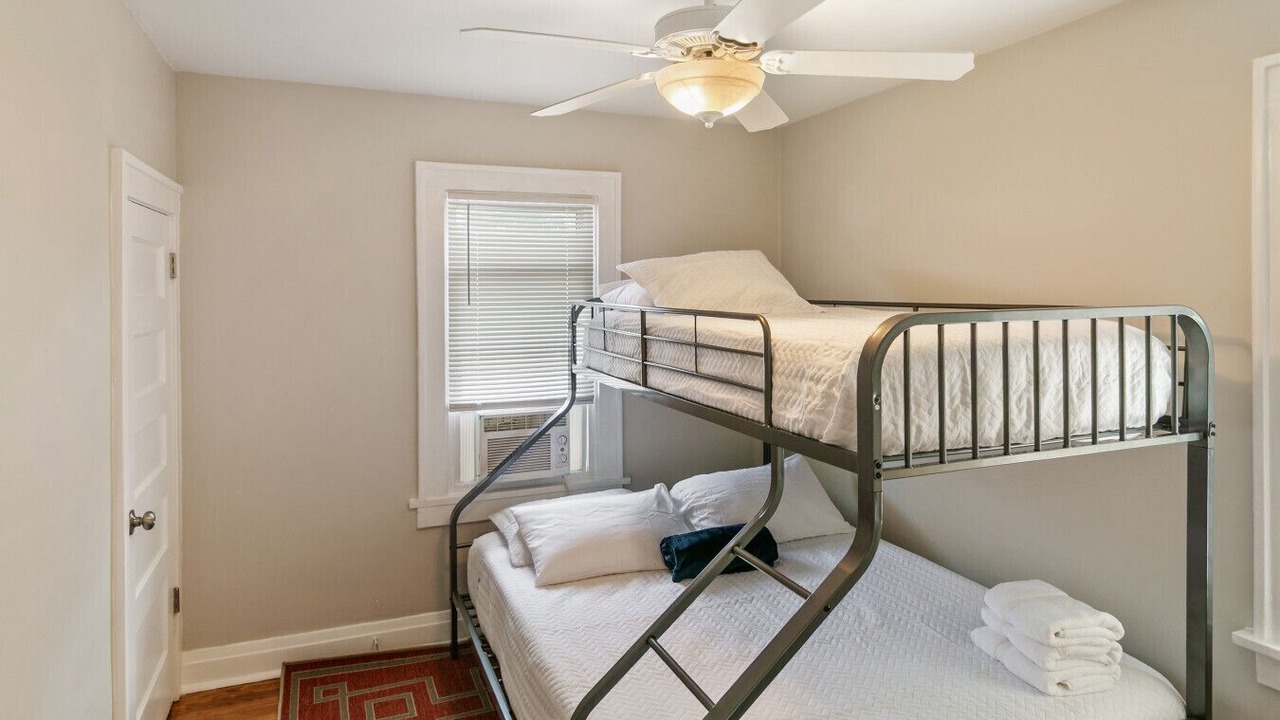 Photo of Bedroom in Highwood