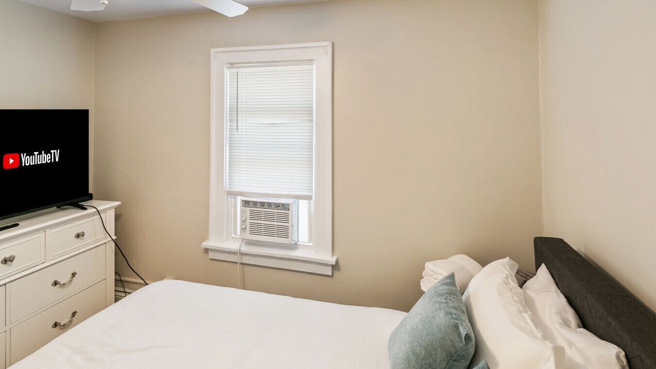 Photo of Bedroom in Highwood