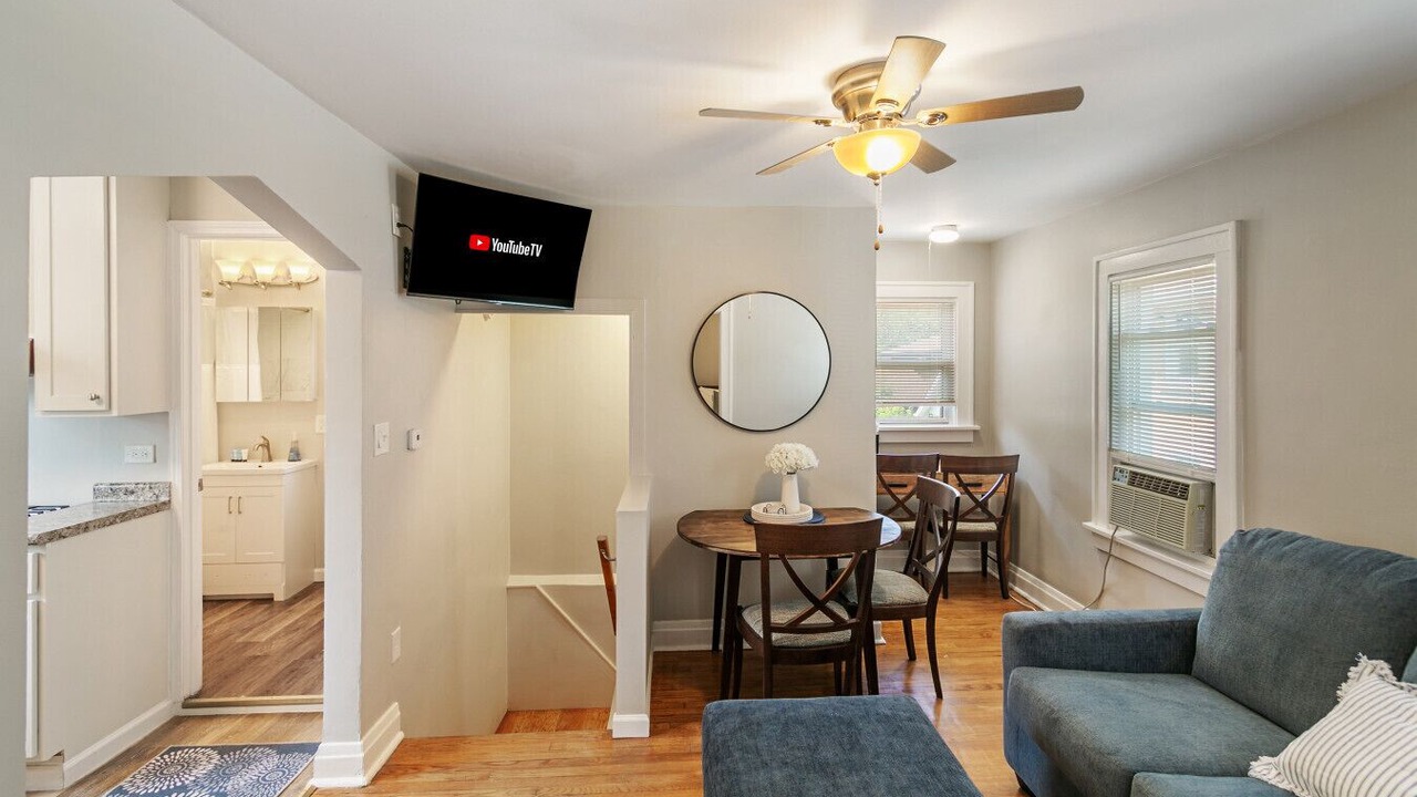Photo of Livingroom in Highwood