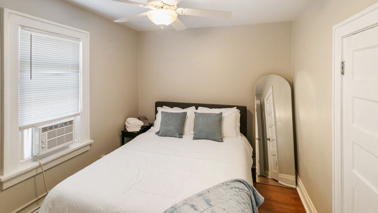 Photo of Bedroom in Highwood