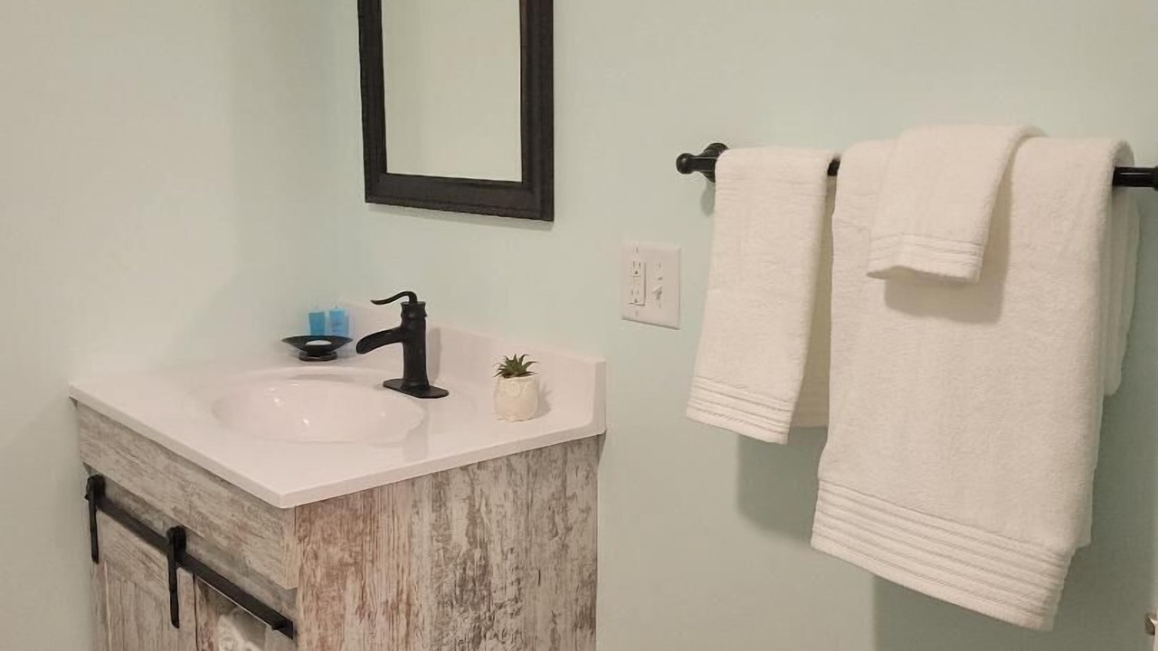 Photo of Bathroom in Hoopeston
