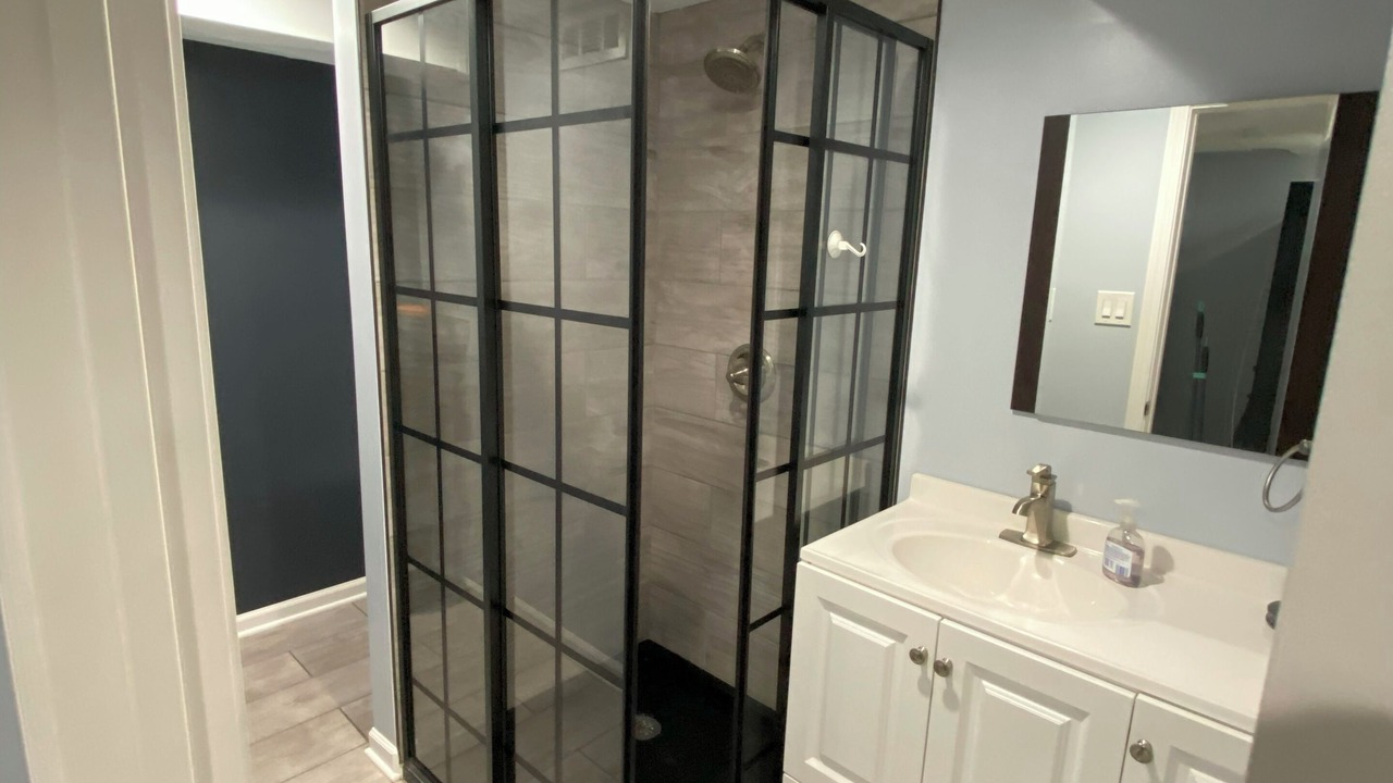 Photo of Bathroom in West Lawn