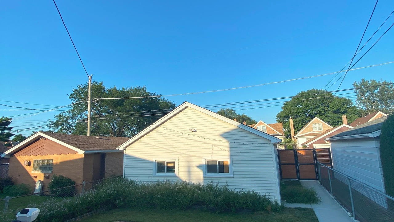 Photo of Outdoor in West Lawn