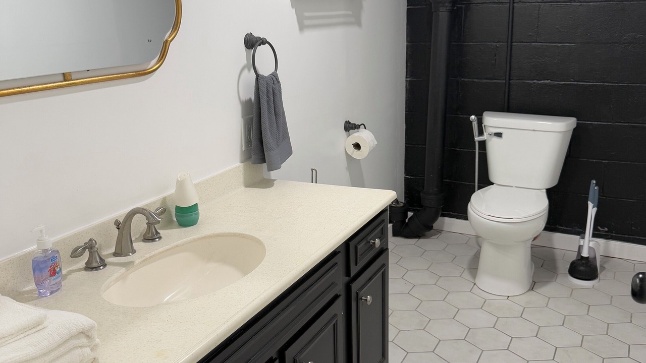 Photo of Bathroom in Nauvoo