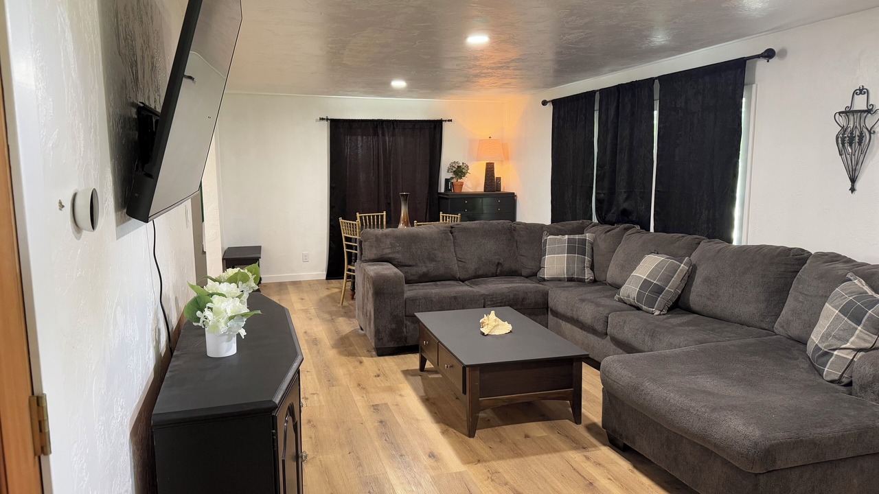 Photo of Livingroom in Nauvoo