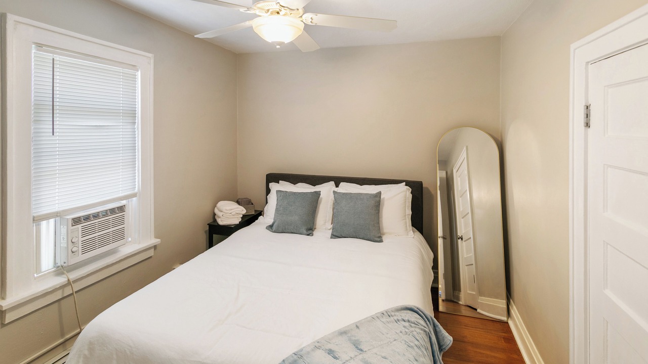 Photo of Bedroom in Highwood