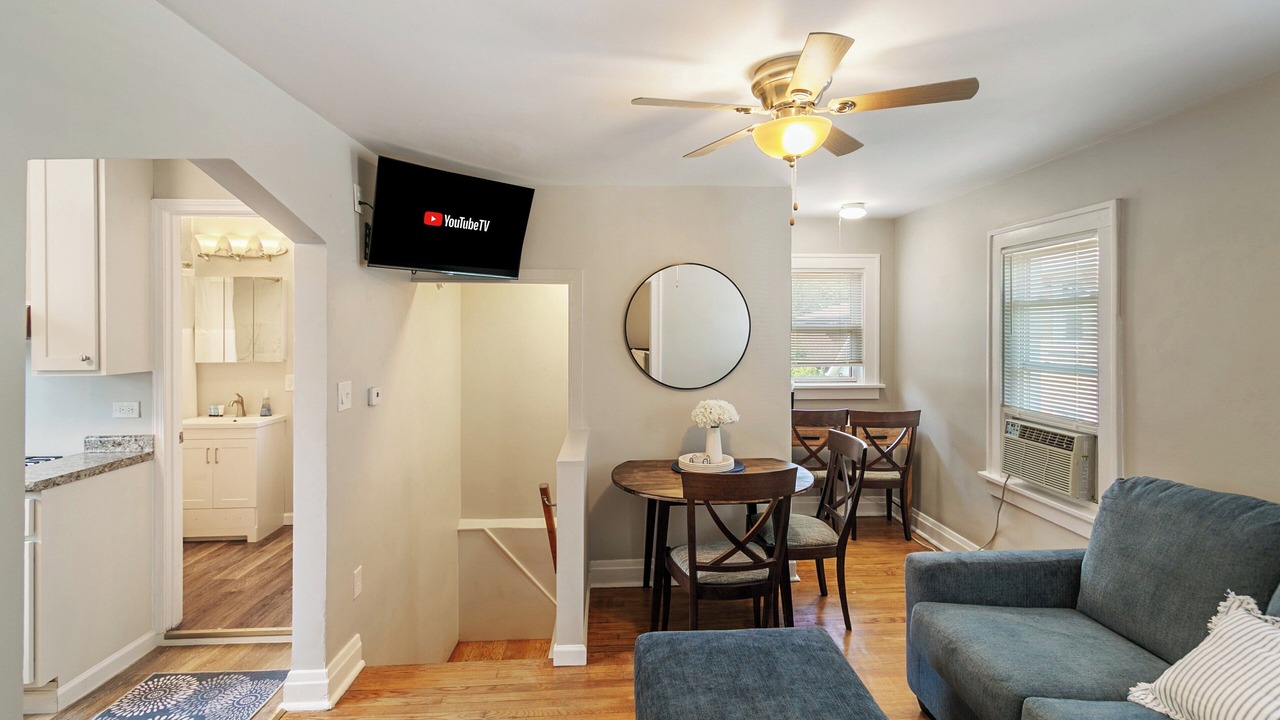 Photo of Livingroom in Highwood