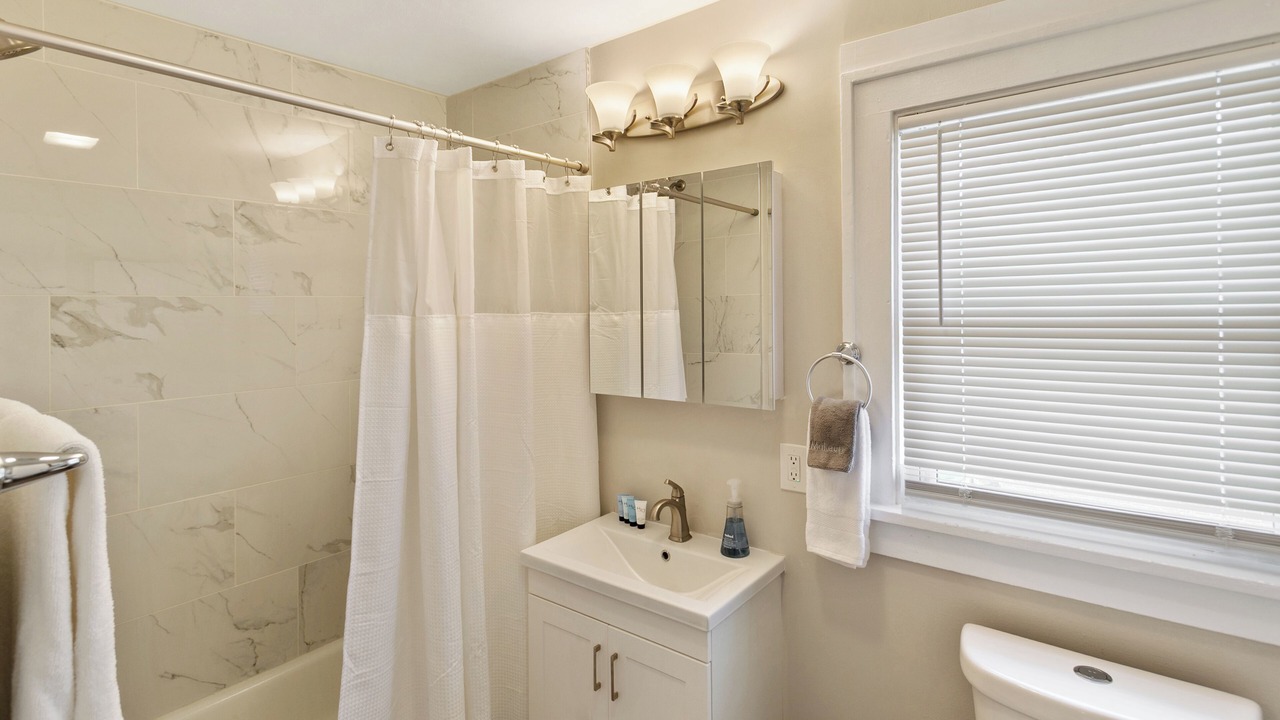 Photo of Bathroom in Highwood