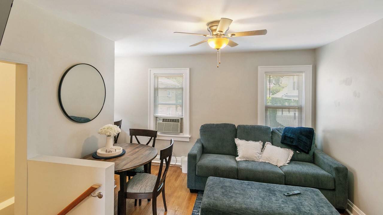 Photo of Livingroom in Highwood