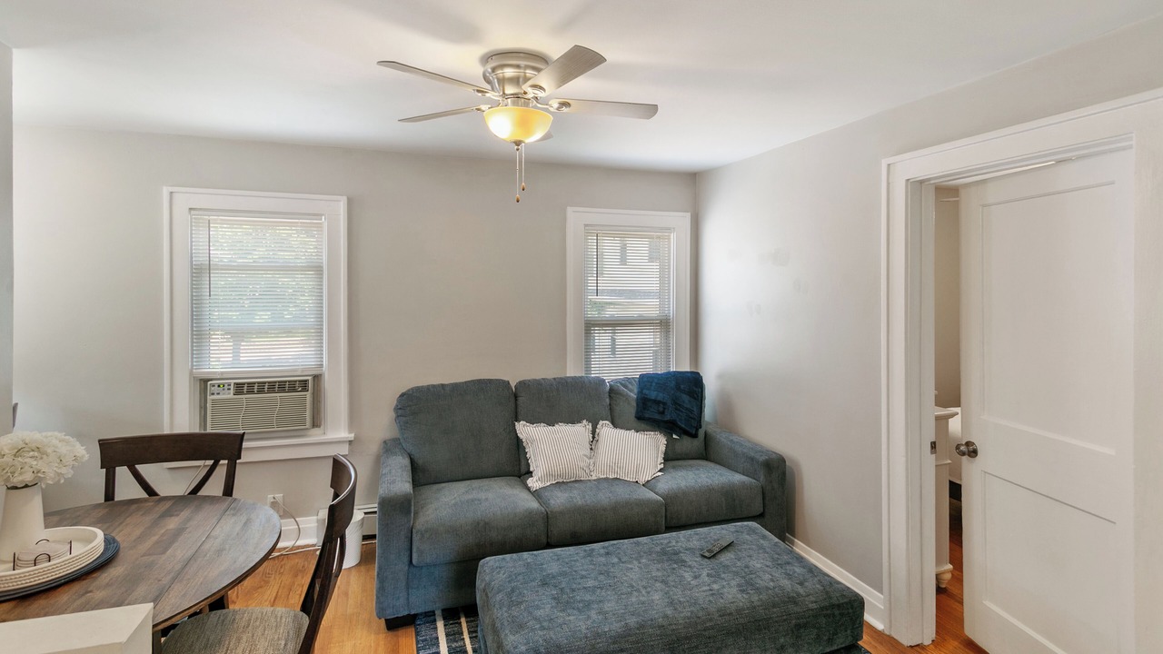 Photo of Livingroom in Highwood