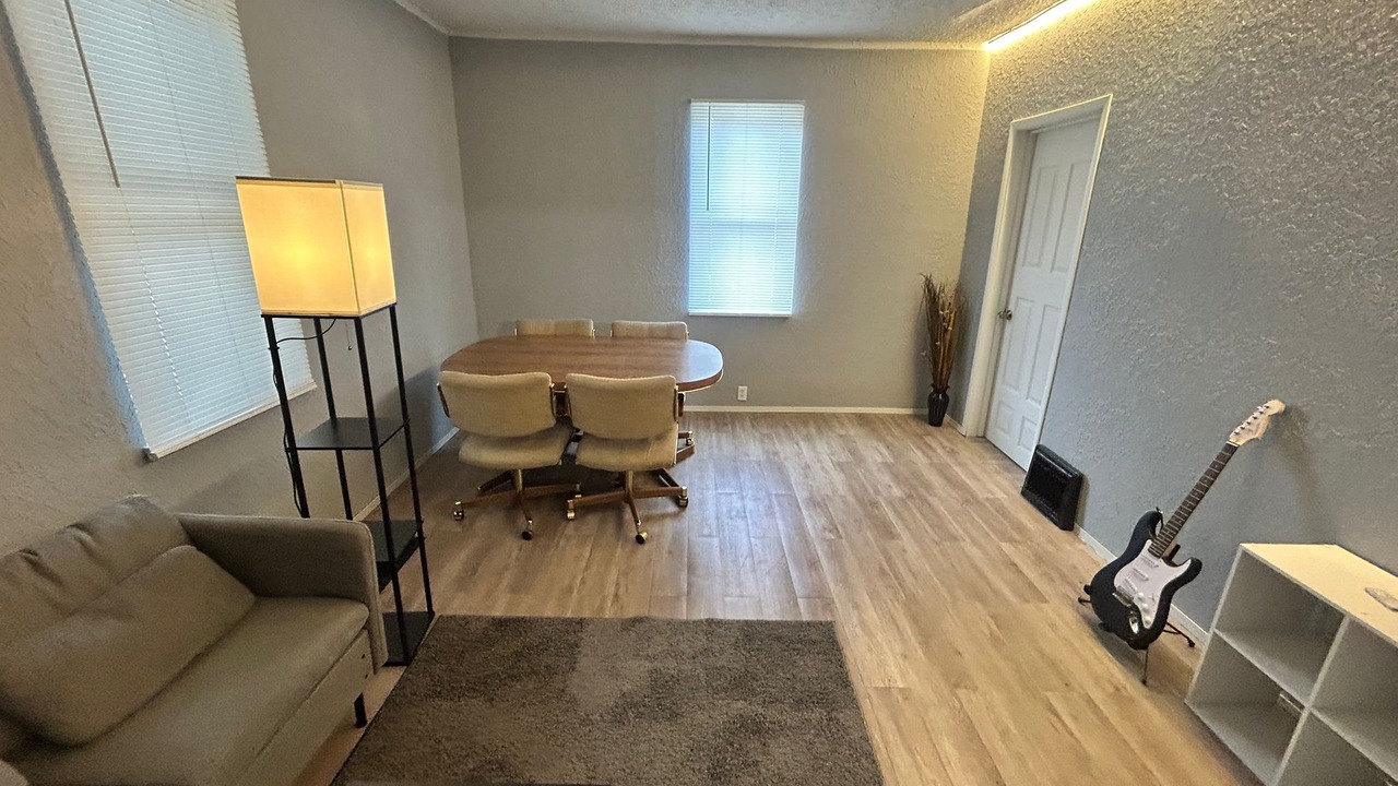 Photo of Livingroom in Canton