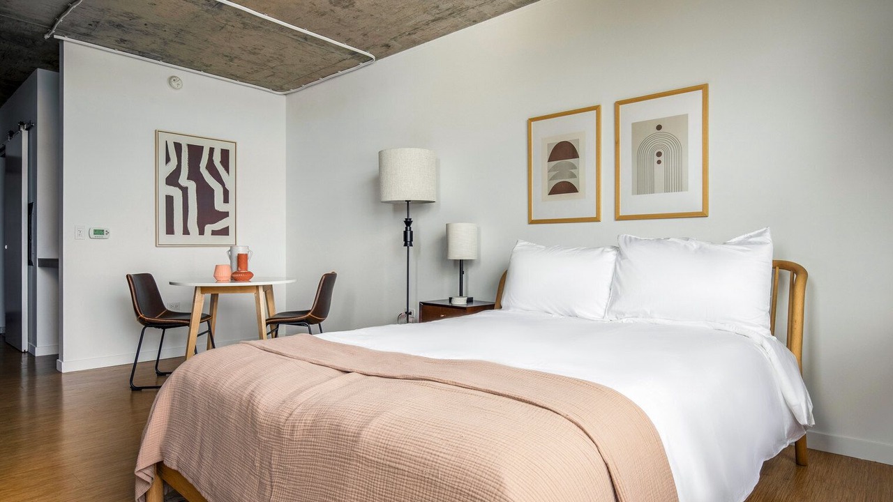 Photo of Bedroom in River North